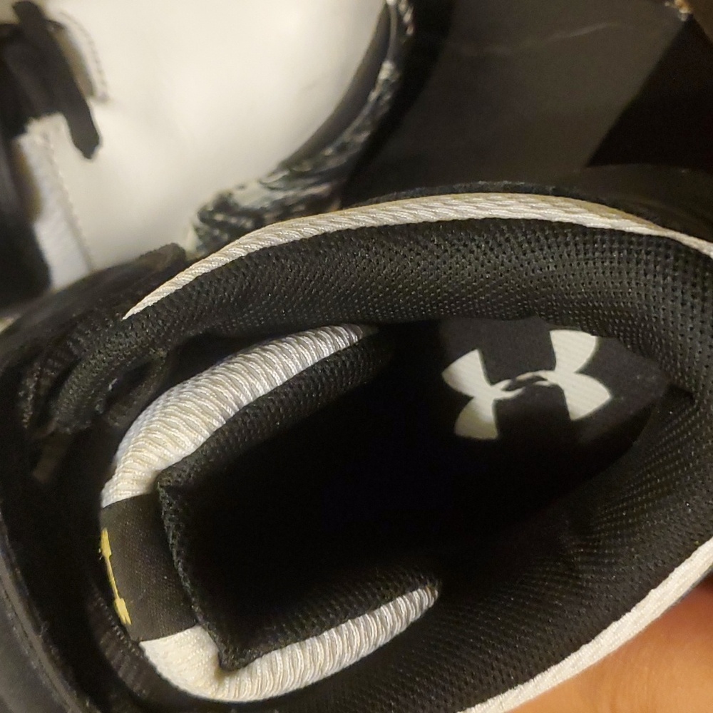 UNDER ARMOUR - Picture 12 of 14